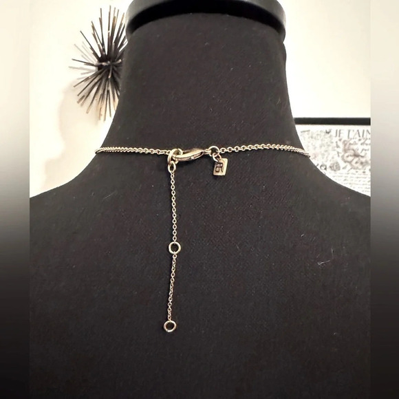 Banana Republic Necklace with trio of Rhinestone showpieces set in gold - Picture 3 of 6